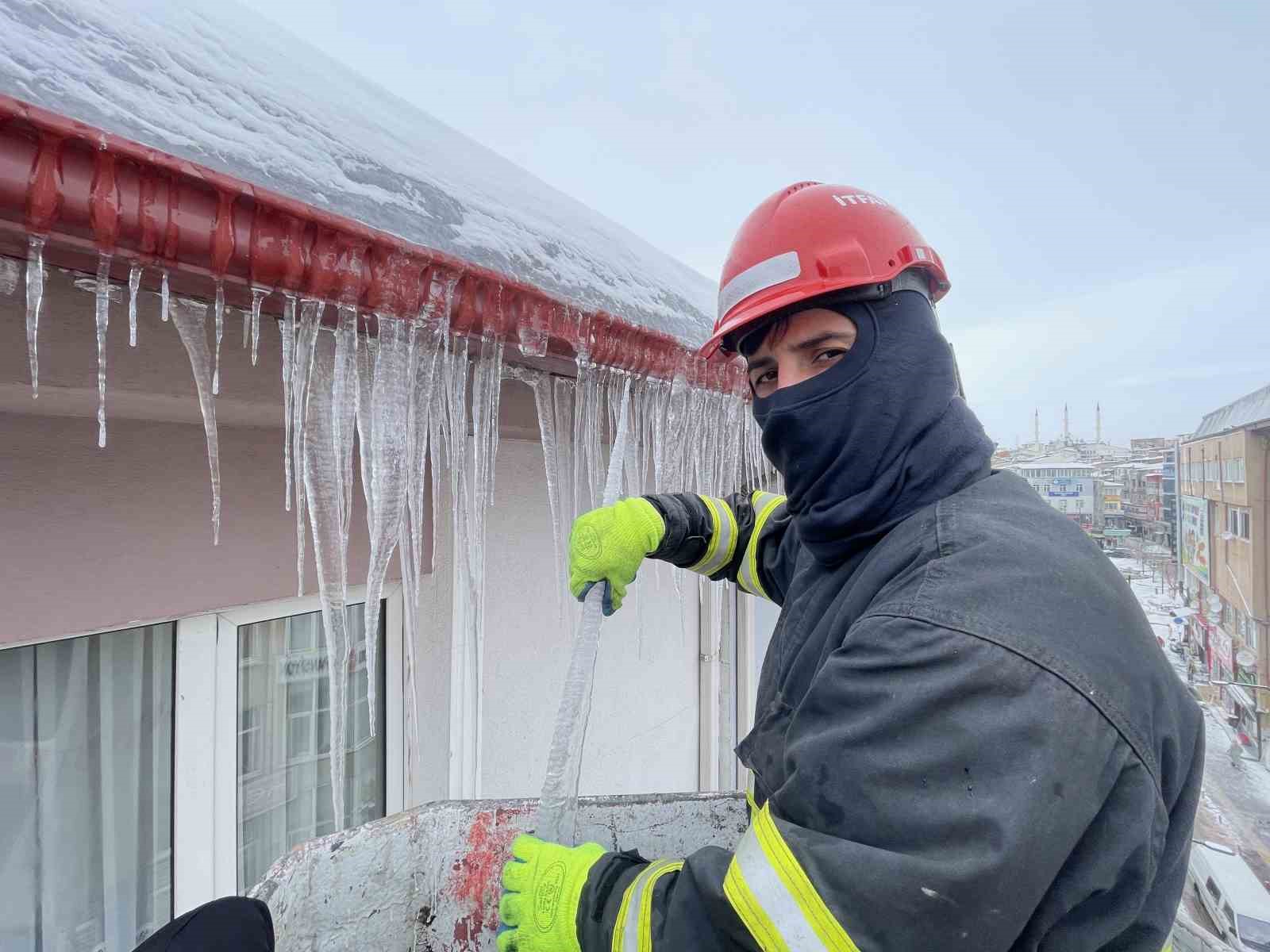sibirya soguklari buz sarkitlari olusturdu ekipler harekete gecti 2