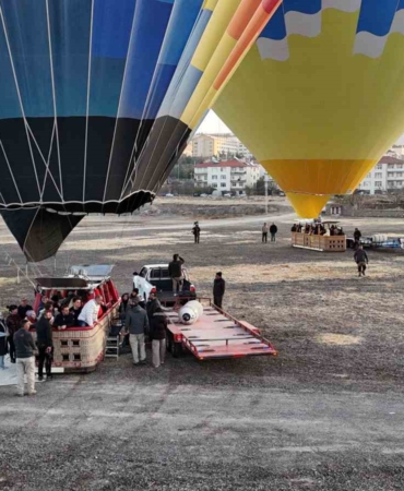 sicak-hava-balonlari-ogretmenler-ile-havalandi-4LvxZqG6.jpg