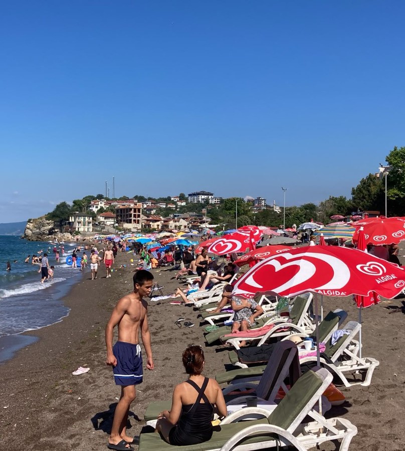 sicak havayi firsat bilenler akcakoca sahillerine akin etti 0 zJutvUHw