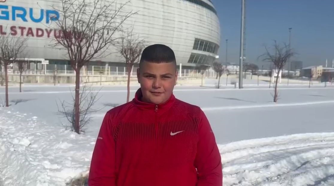 sicak sevmiyorum dedi sibirya soguklarinda karda yuvarlandi 0