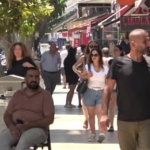 sicak-ve-nem-hayati-olumsuz-etkiliyor-uzmanlar-bol-su-tuketilmesini-oneriyor-NXKRtzTM.jpg