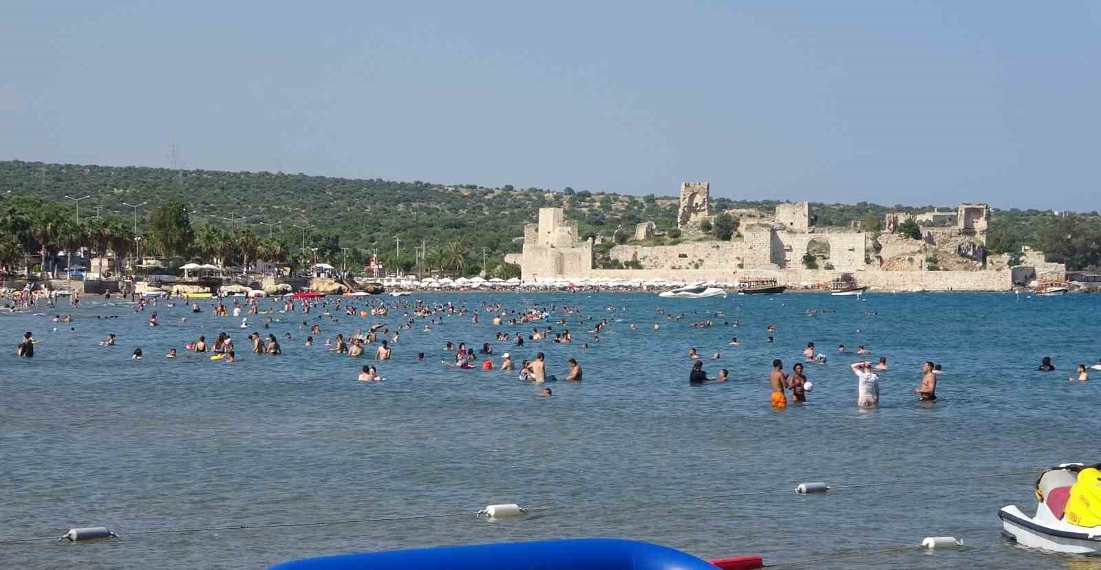 sicaklar geldi okullar tatil olmadan sahillerde yogunluk basladi 1