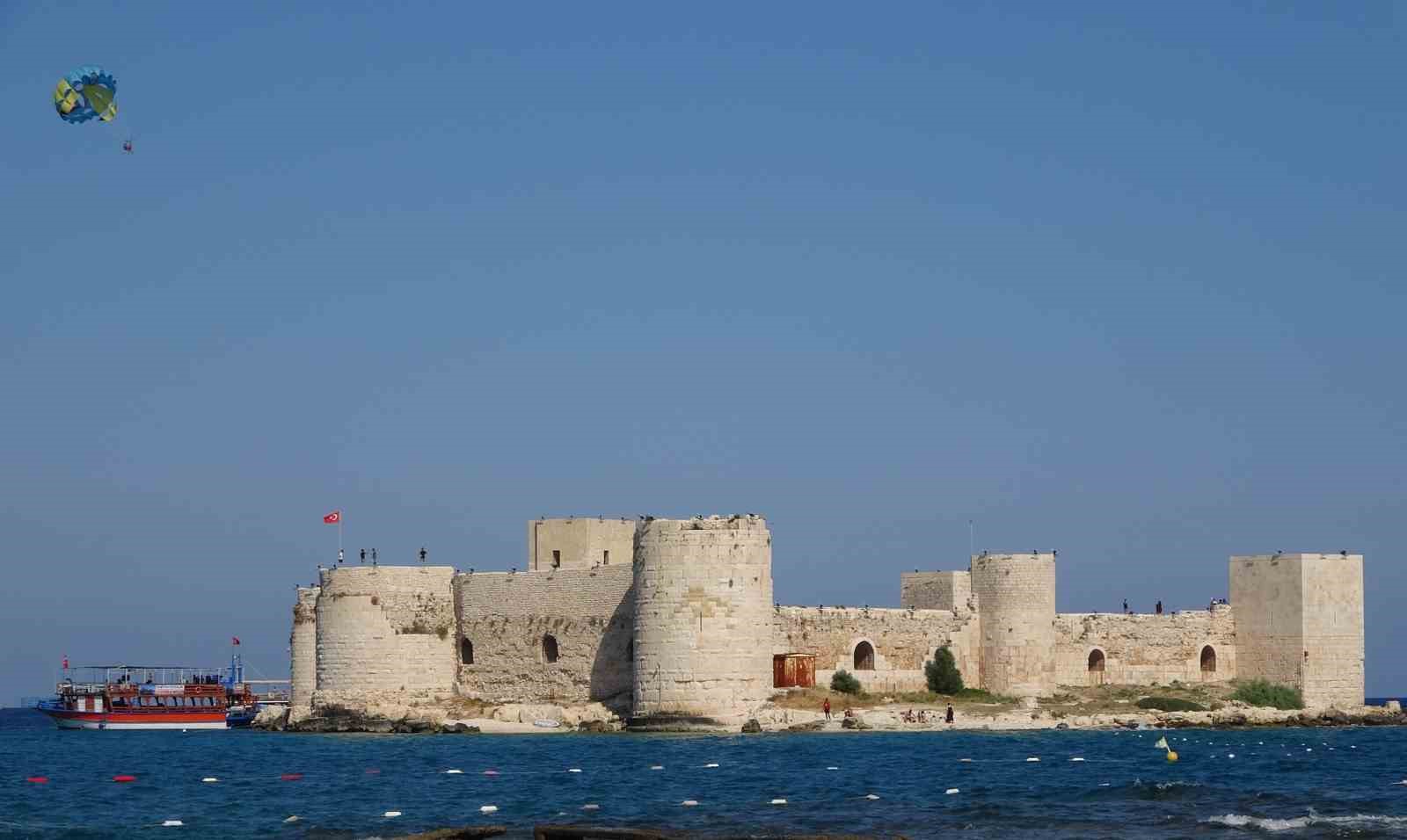 sicaklar geldi okullar tatil olmadan sahillerde yogunluk basladi 2 pztr8hFN