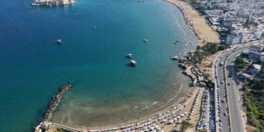 sicaklar-geldi-okullar-tatil-olmadan-sahillerde-yogunluk-basladi-35K1SxV6.jpg
