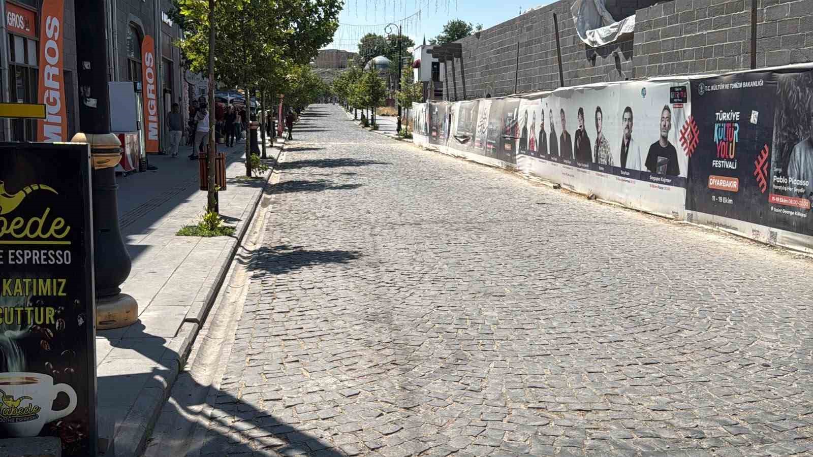 sicaklik artti diyarbakirda tarihi mekanlar bos kaldi 5 AyntQS9S