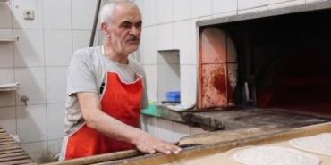 sicakliklarin-artmasiyla-firincilarin-zorlu-mesaisi-basladi-KbTURi7L.jpg