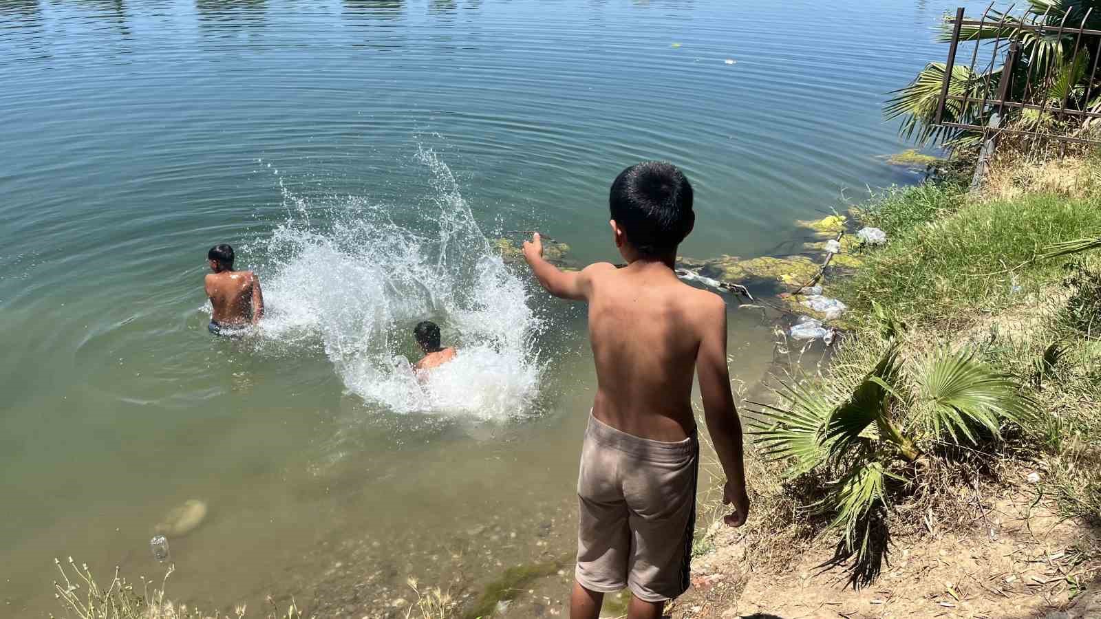 sicaktan bunalan adanalilar gunes isinlari matkap gibi delip geciyor 0 bAgjsHd5