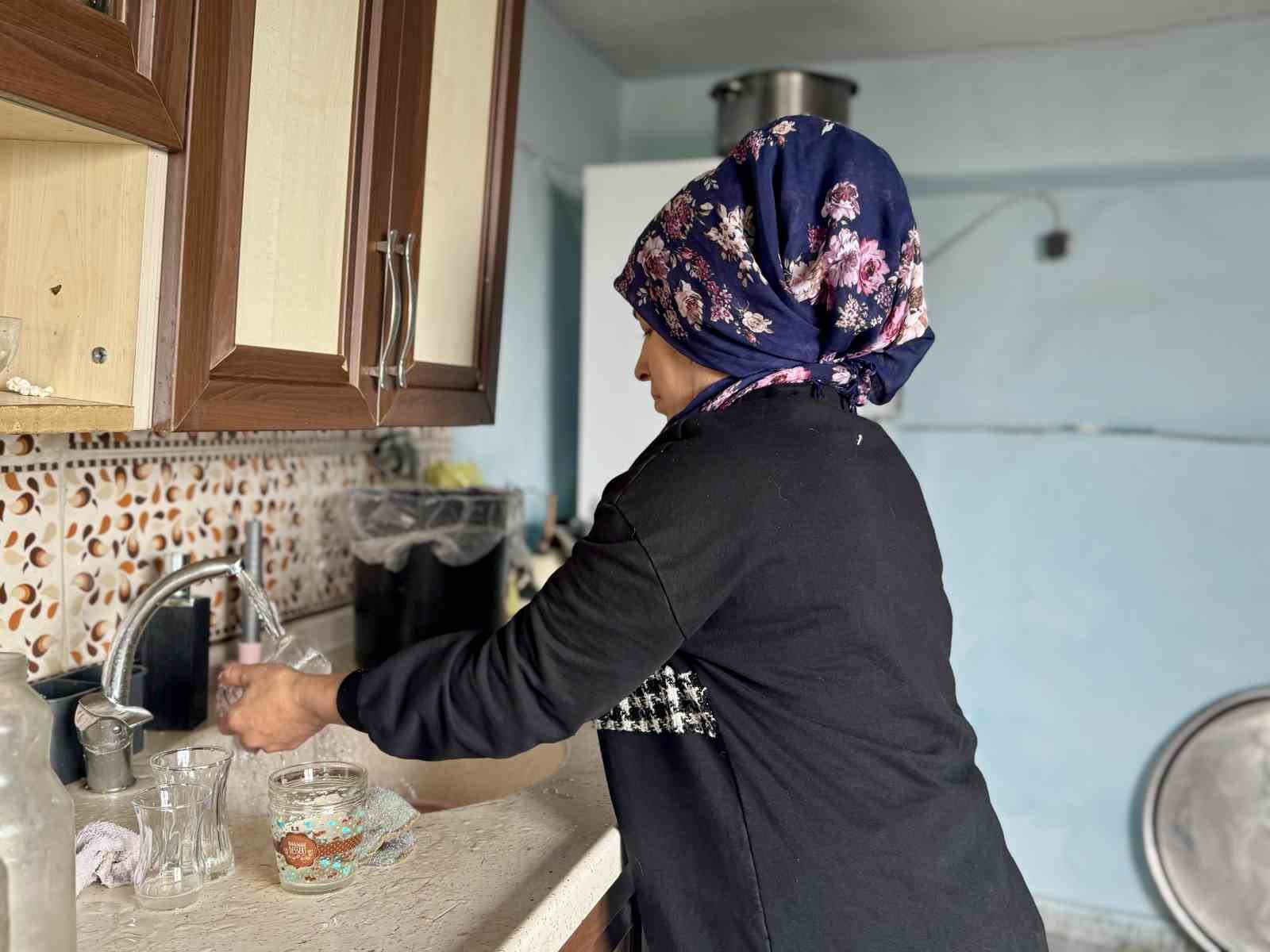siddet ve kuma gercegine ragmen 4 cocugu icin mucadele ediyor 2 6kIBMusr