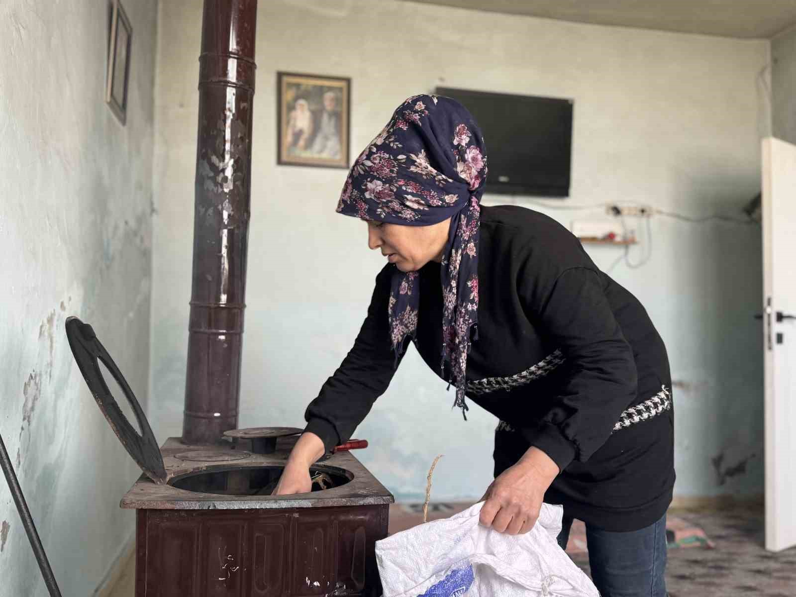 siddet ve kuma gercegine ragmen 4 cocugu icin mucadele ediyor 4 47JCCwCX