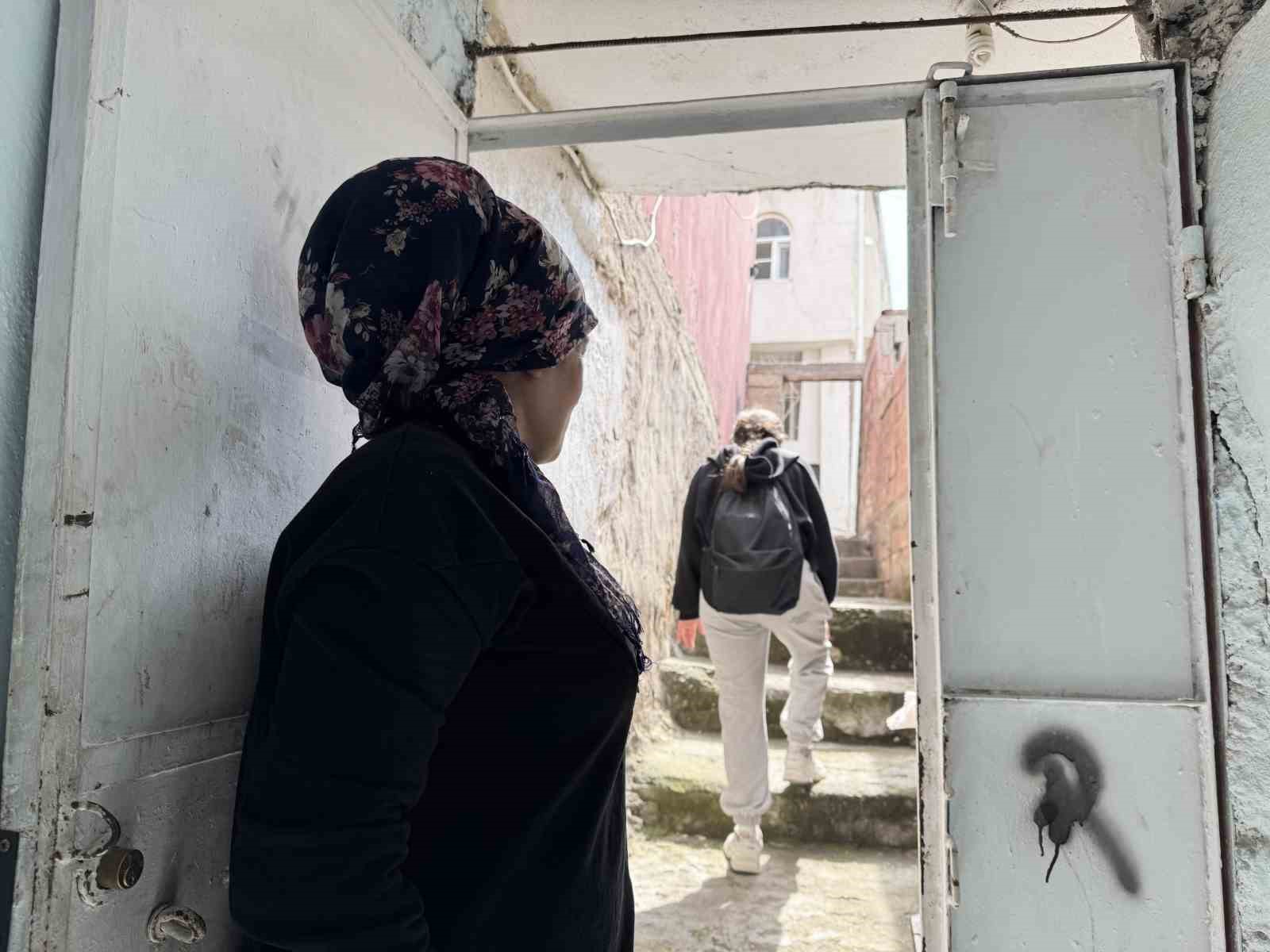 siddet ve kuma gercegine ragmen 4 cocugu icin mucadele ediyor 7