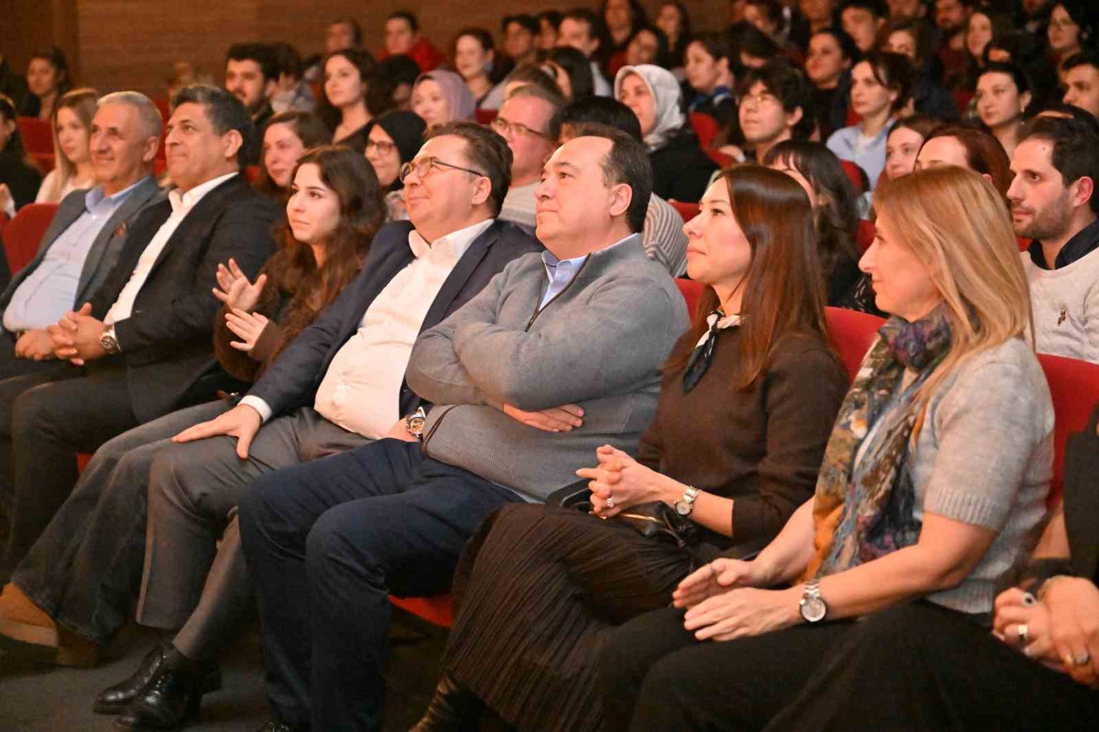 siddetli gecimsizlik dunya promiyerini manisada yapti 1