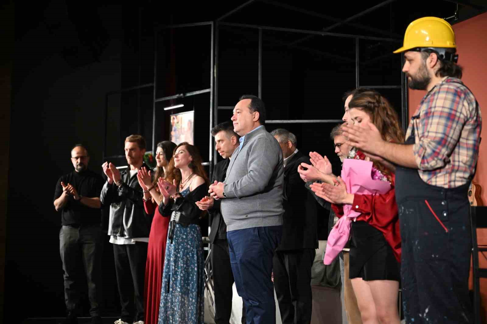 siddetli gecimsizlik dunya promiyerini manisada yapti 5 wADbyVnb