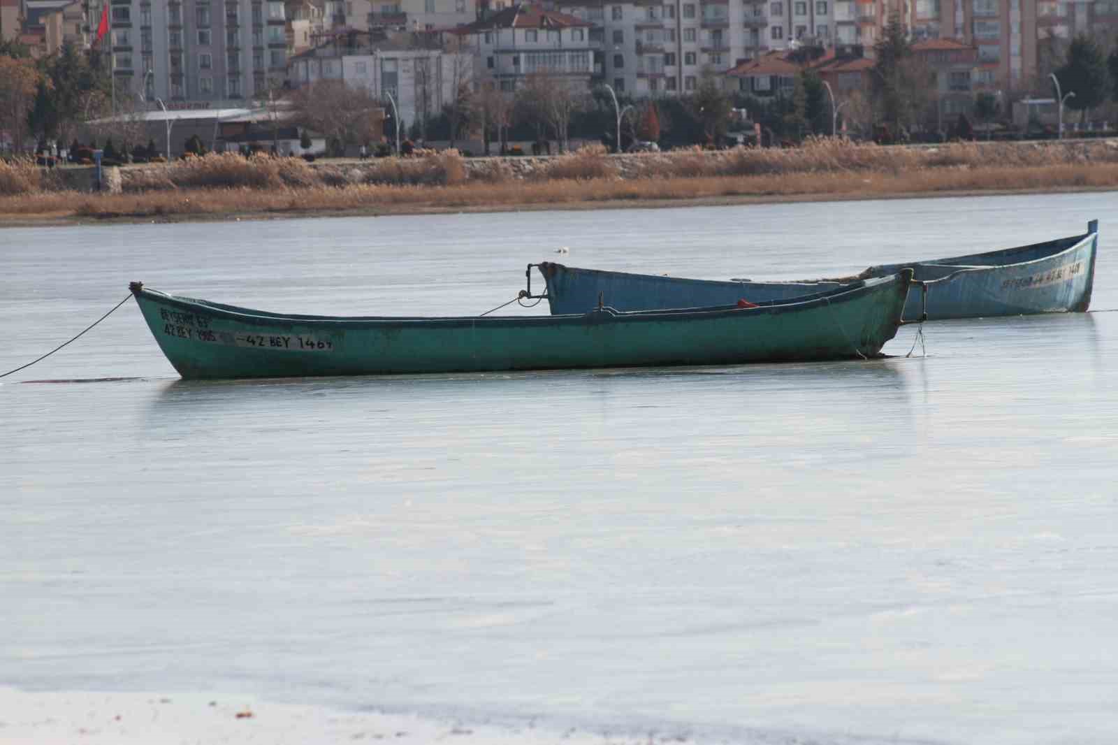 siddetli soguklar beysehir golu kiyilarinin buz tutmasina yol acti 3 tg4I9Tf1