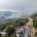 siddetli-yagis-heyelana-yol-acti-motosiklet-toprak-altinda-kaldi-yUN42DM6.jpg