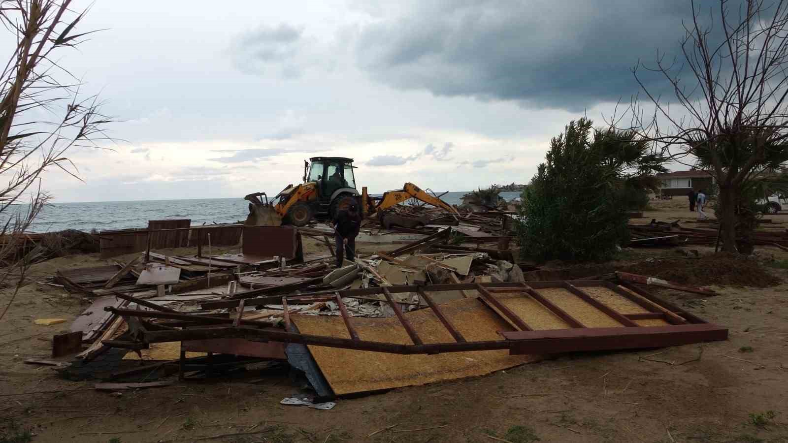 side buyuk plajda gunubirlik 15 isletme yikildi 2 FcOL1fYg