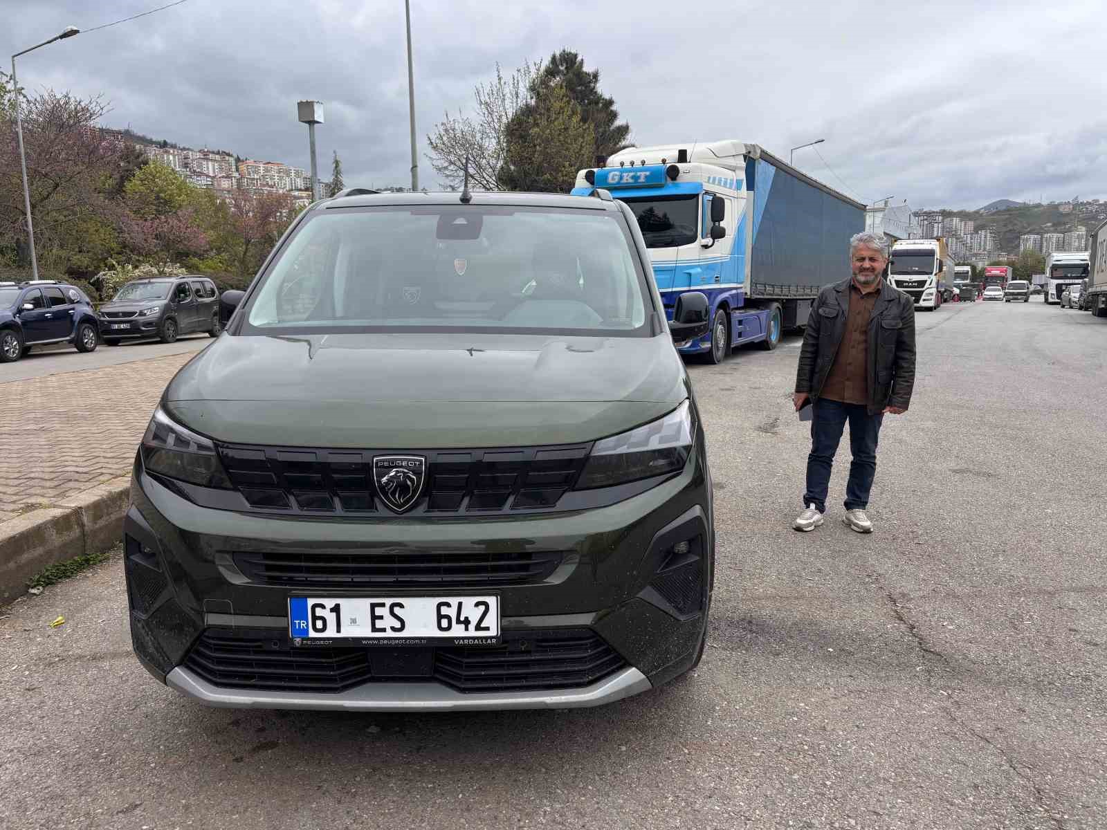 sifir aldigi araci ekspertizde boyali cikti yetkili servis iki farkli rapor verdi 2 BX4Ivbu4