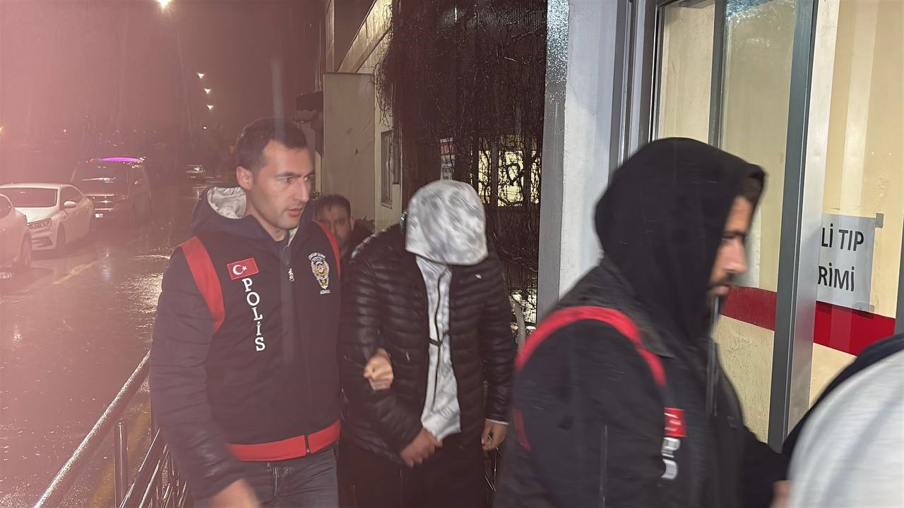 Sigara tartışması: 1 çocuk öldü, 2 kişi yaralandı, 5 çocuk tutuklandı 4 sigara tartismasi 1 cocuk oldu 2 kisi yaralandi 5 cocuk tutuklandi 0 mvd1cw5B