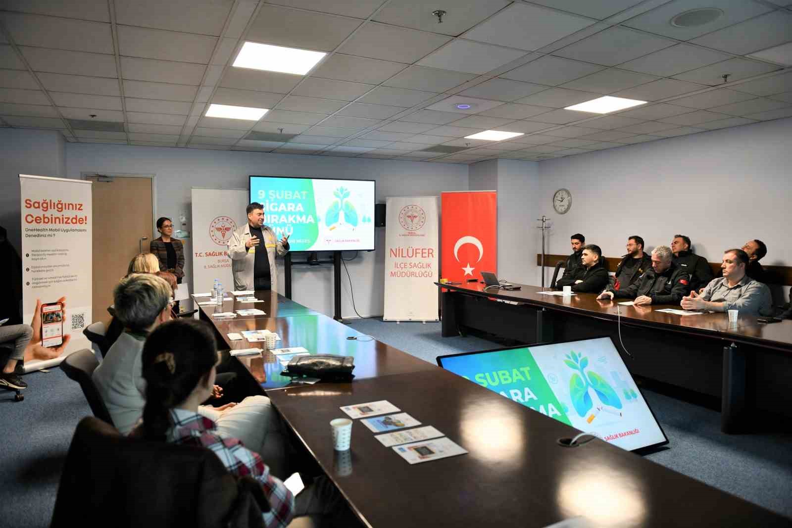 sigarayi birakan 25 calisana sertifikalari takdim edildi 1 qiaBYcil