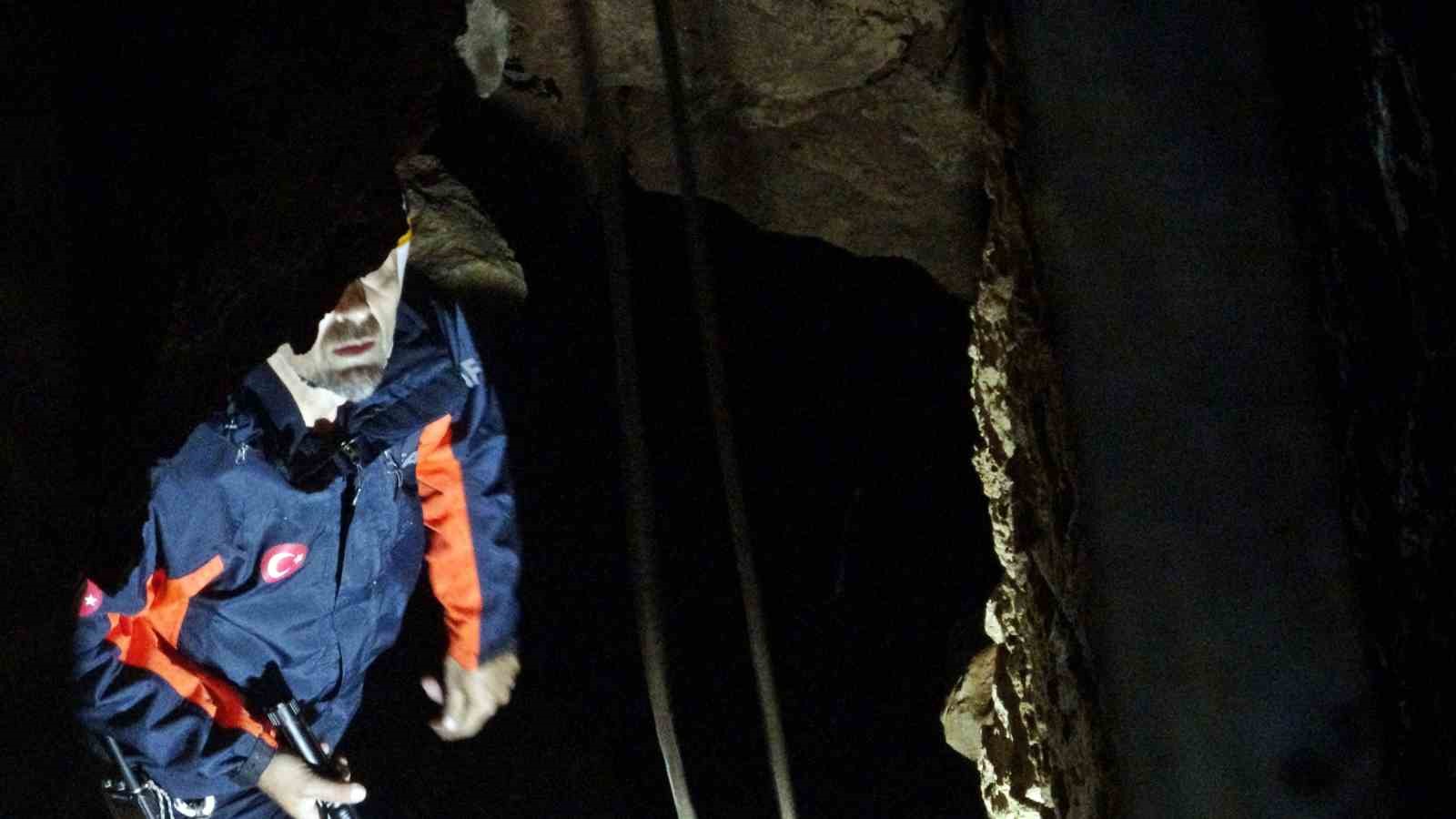 Sığındıkları mağarada mahsur kaldılar: Restoranın bahçesinden film gibi operasyonla kurtarıldılar 9 sigindiklari magarada mahsur kaldilar restoranin bahcesinden film gibi operasyonla kurtarildilar 5 Epmu8irt