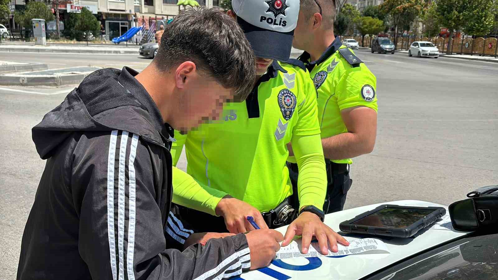 sigortasiz motosiklete trafikten men surucuye 85 bin lira ceza 0 EdgPiYll