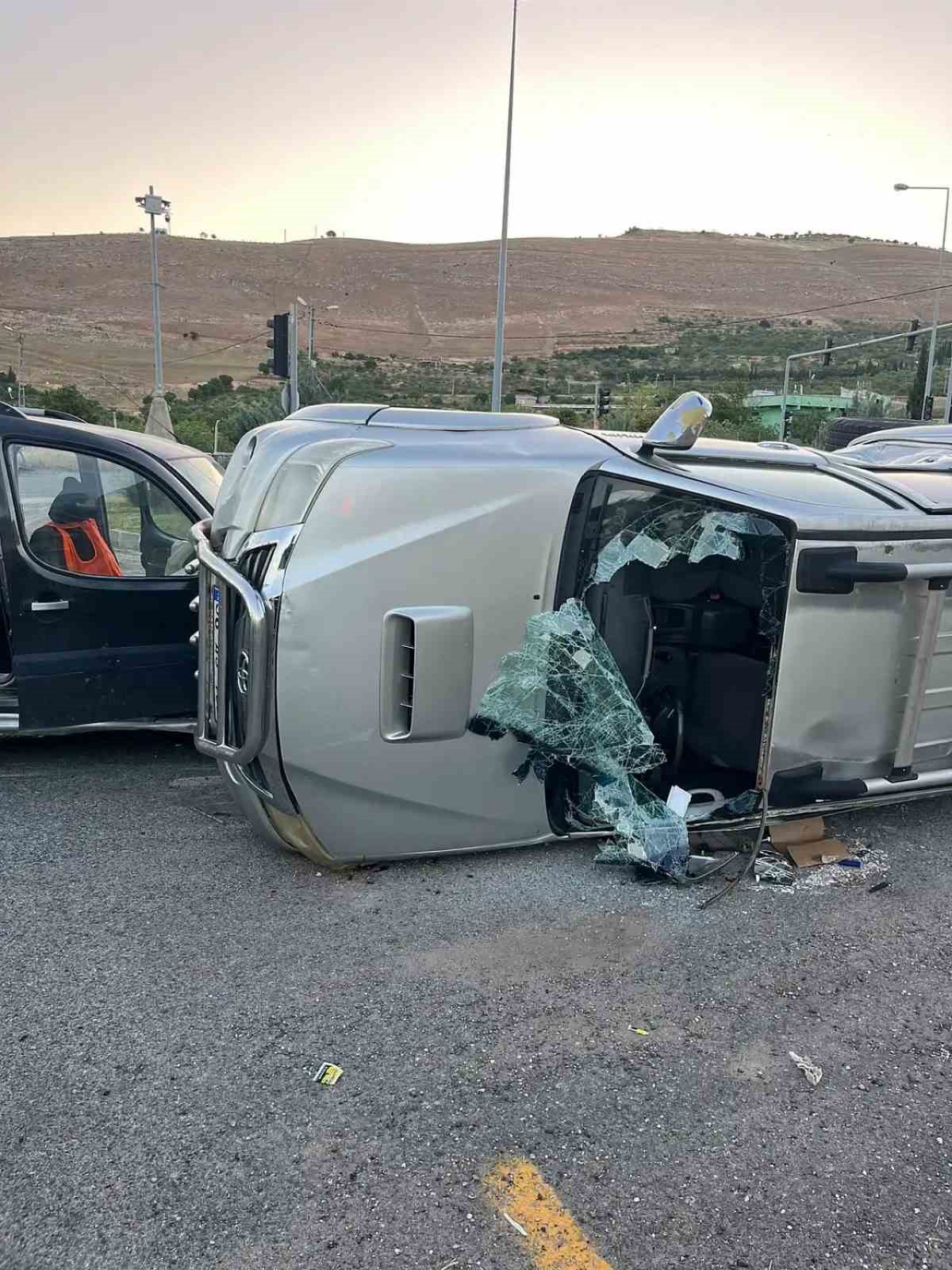 Siirt te araçlar çarpıştı: 2 ağır yaralı 5 siirt te araclar carpisti 2 agir yarali 1 rJGMtB2t