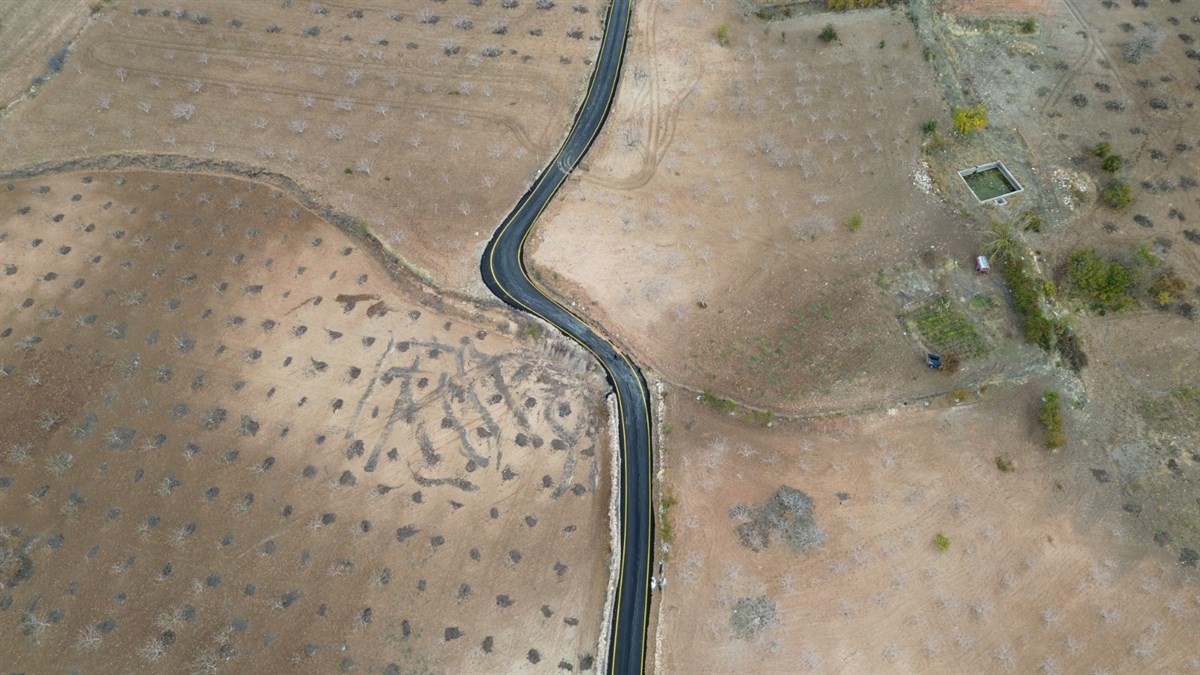 Siirt Valisi Kızılkaya bir asırda yapılan asfalt yolu bir yılda ikiye katladı 4 siirt valisi kizilkaya bir asirda yapilan asfalt yolu bir yilda ikiye katladi 0 2ZN3a567