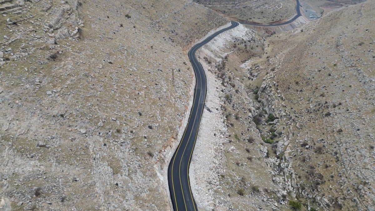 Siirt Valisi Kızılkaya bir asırda yapılan asfalt yolu bir yılda ikiye katladı 9 siirt valisi kizilkaya bir asirda yapilan asfalt yolu bir yilda ikiye katladi 5 g95G5A9w