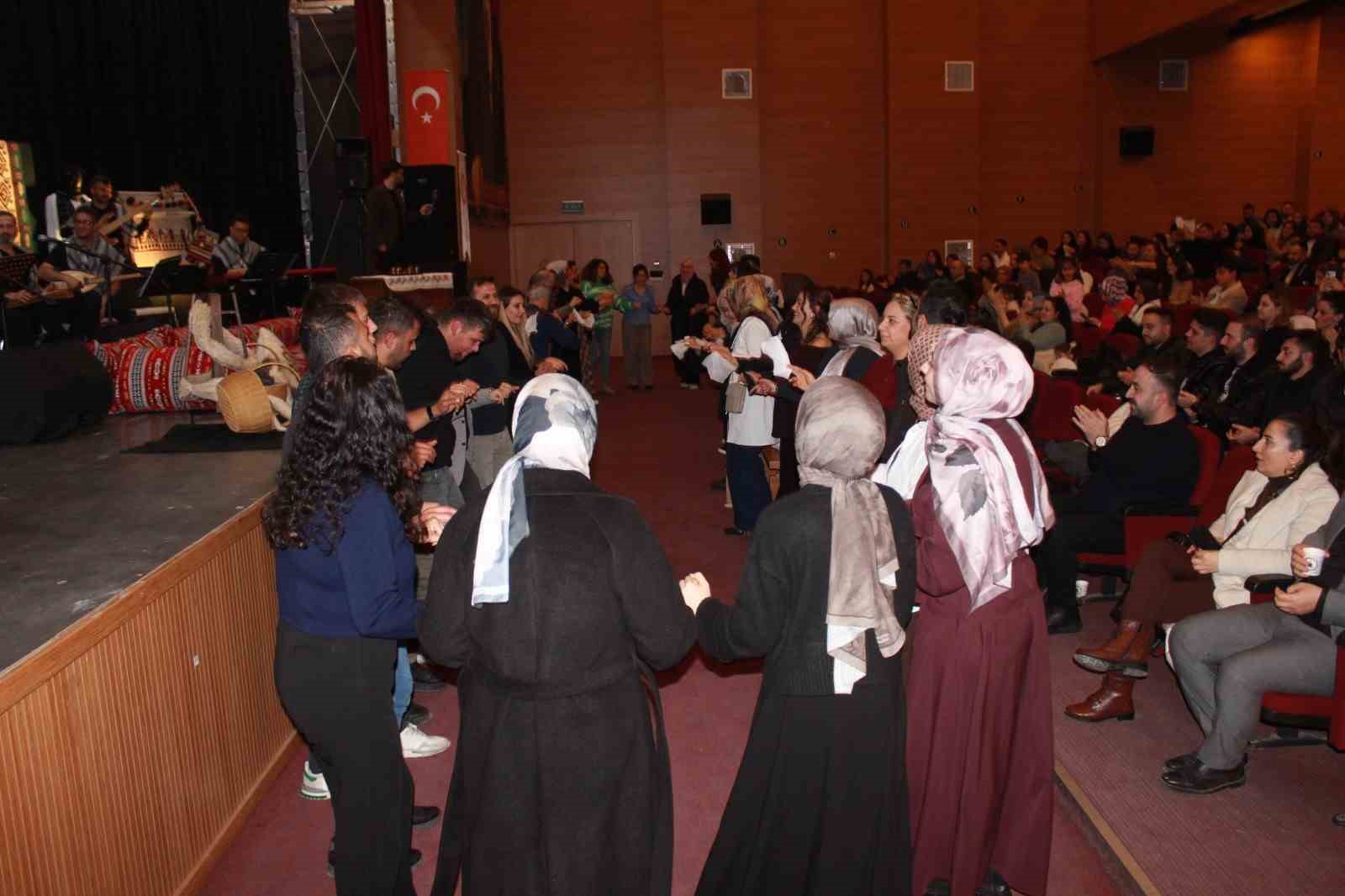 siirte yeni atanan ogretmenlere sira gecesi duzenlendi 4 T89IMUBH