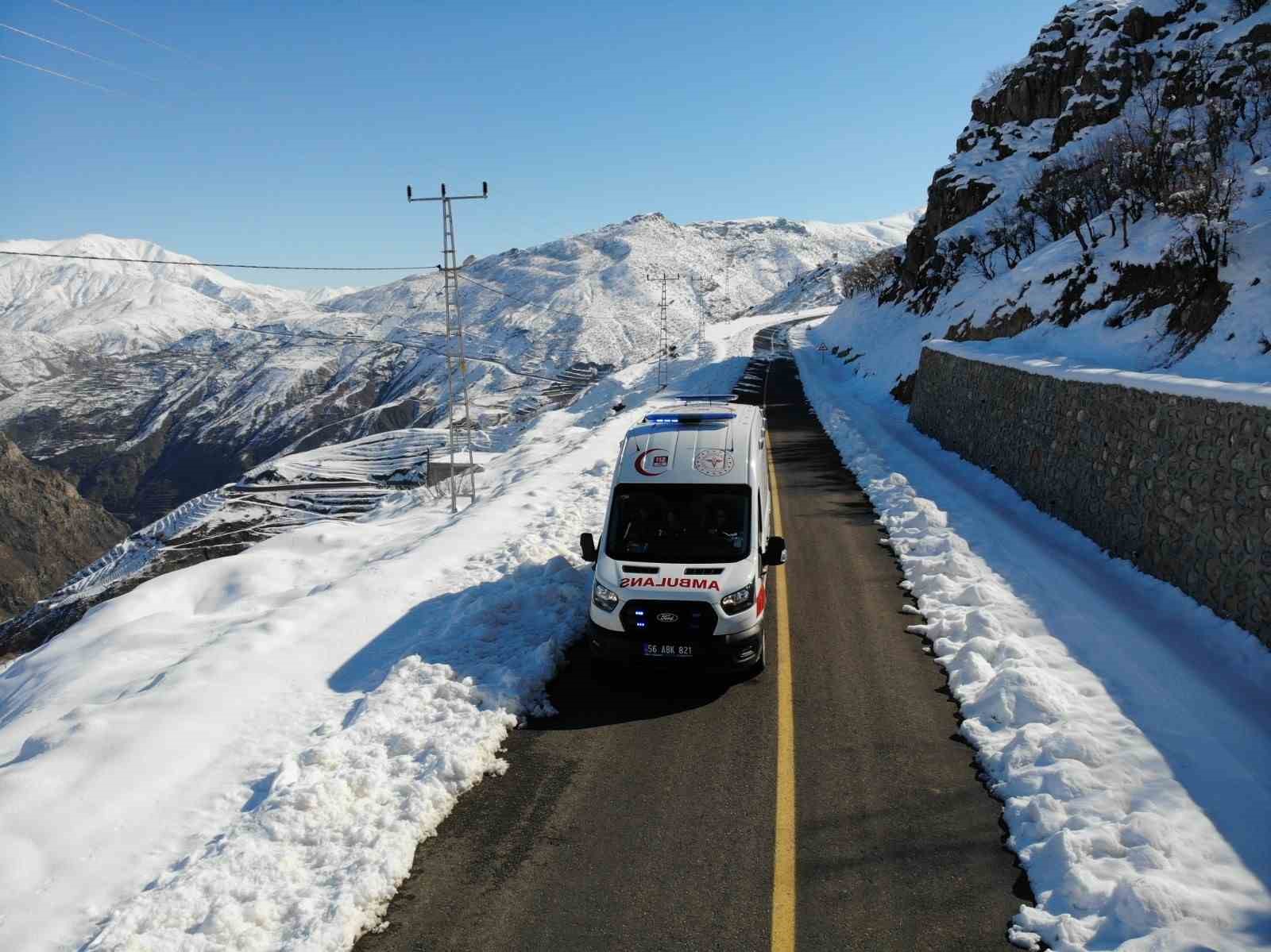 siirtin tek kadin ambulans soforu zorlu cografyada hayat kurtariyor 14 fzrr5Xpn