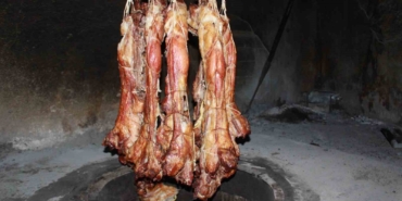 siirtin-tescilli-lezzeti-buryan-kebabi-iftar-sofrasinin-vazgecilmezi-oluyor-1vdLTviU.jpg