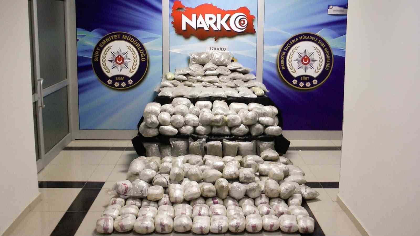 Siirt’te 170 kilogram kubar esrar ele geçirildi: 1 kişi tutuklandı 4 siirtte 170 kilogram kubar esrar ele gecirildi 1 kisi tutuklandi 0 5f2zblrL