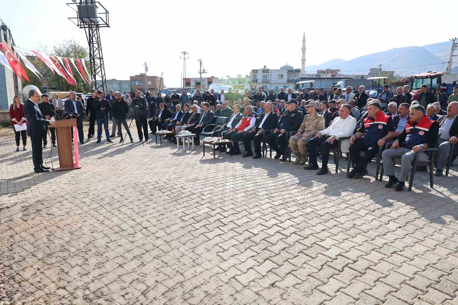 siirtte 203 ton kirmizi mercimek ciftcilere dagitildi 2 lL9O78F2