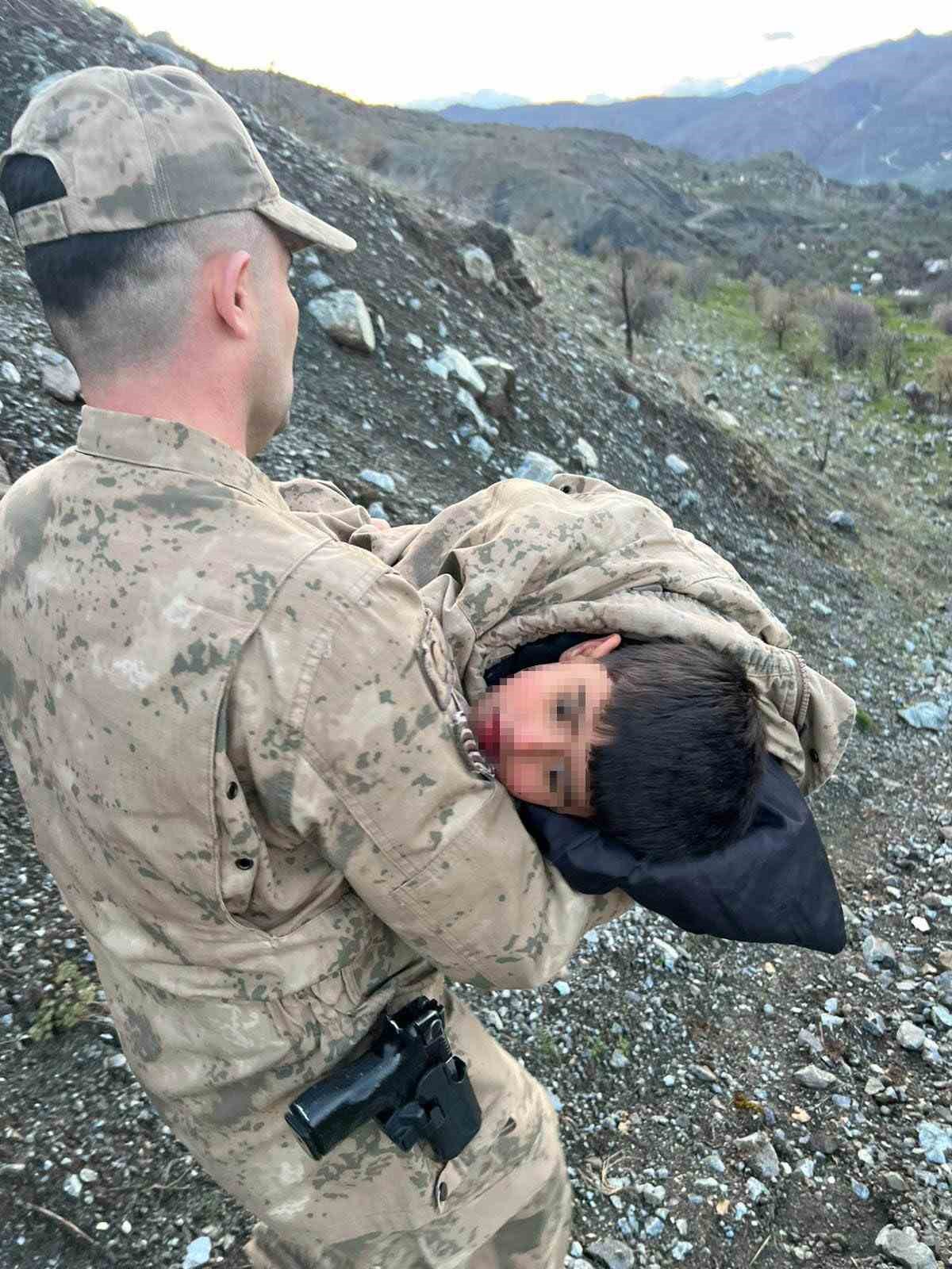 siirtte 3 yasindaki kayip cocuk sag bulundu 5 aNZaYnIy