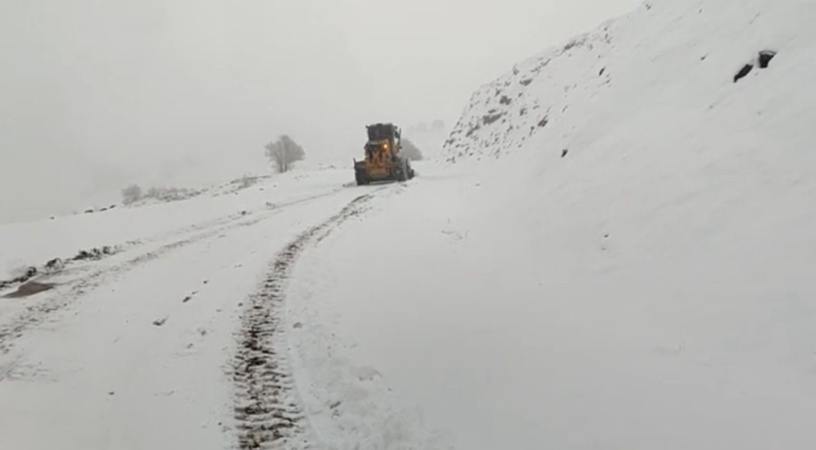 siirtte 45 yolu ulasima kapandi yolda kalan bazi araclar kurtarildi 1 b25f4mE3