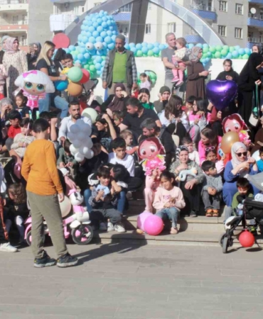 siirtte-aile-festivalinde-yuzlerce-cocuk-doyasiya-eglendi-Sg5peh7G.jpg