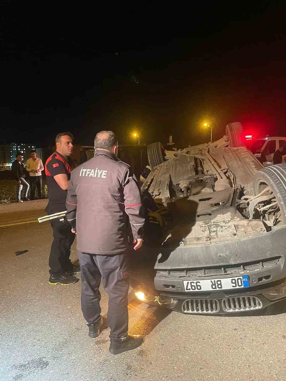 siirtte ambulans ile otomobil carpisti 4 yarali 0 YYLy2pN3