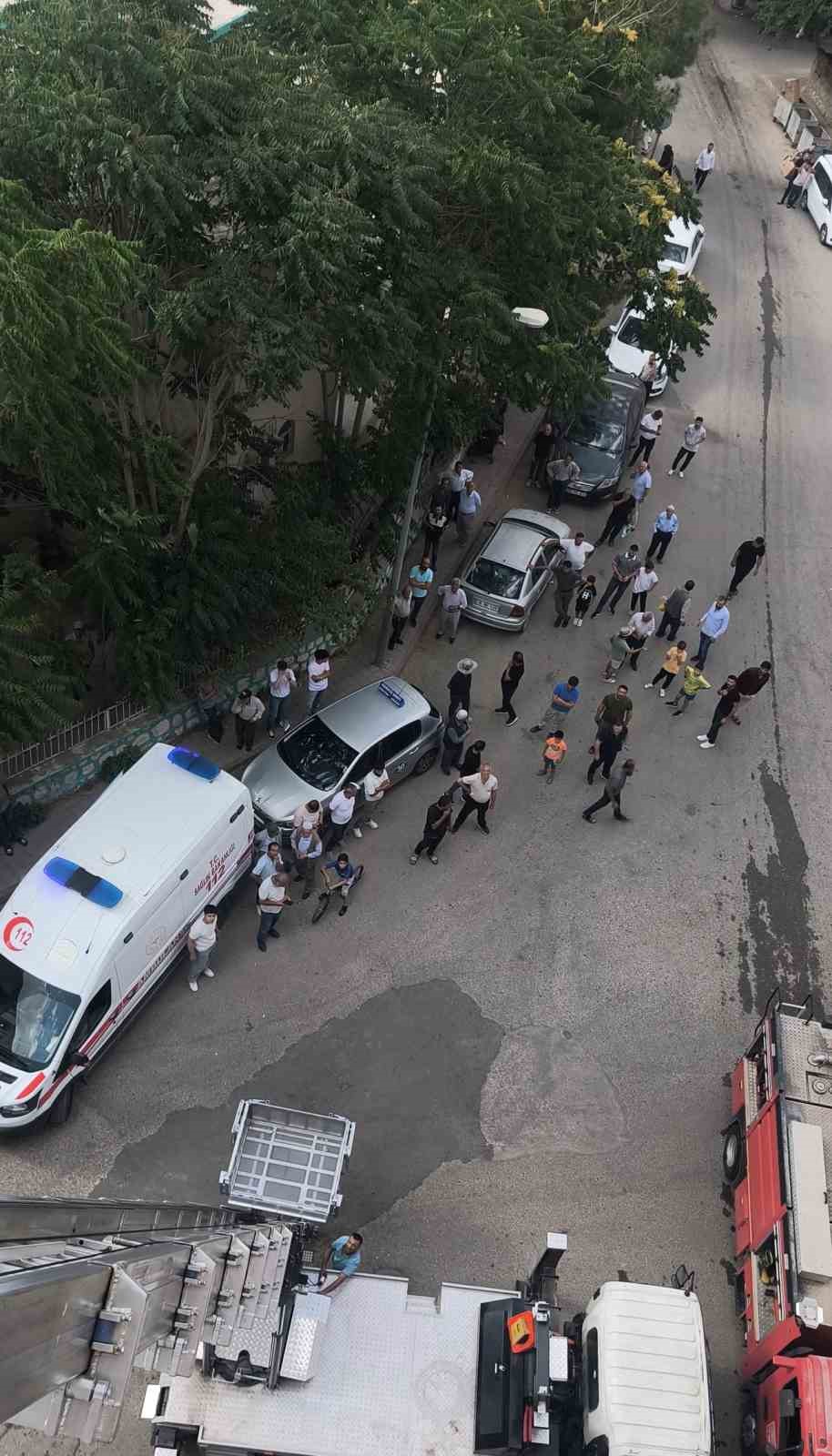 siirtte apartman dairesinde yangin 3 kisi dumandan etkilendi 1 yXDb9Atw