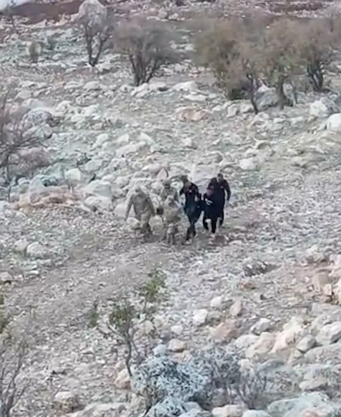 Siirt’te araç şarampole yuvarlandı: 1’i ağır 4 yaralı 4 siirtte arac sarampole yuvarlandi 1i agir 4 yarali 0 ZlsusPZw
