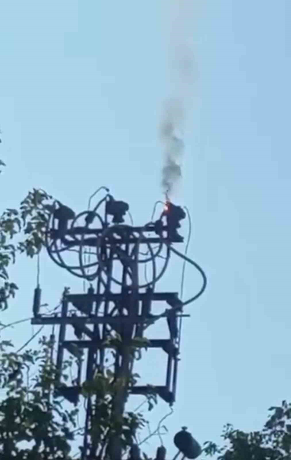 siirtte ariza nedeni ile elektrik direginde yangin cikti 0 yECwXLIu