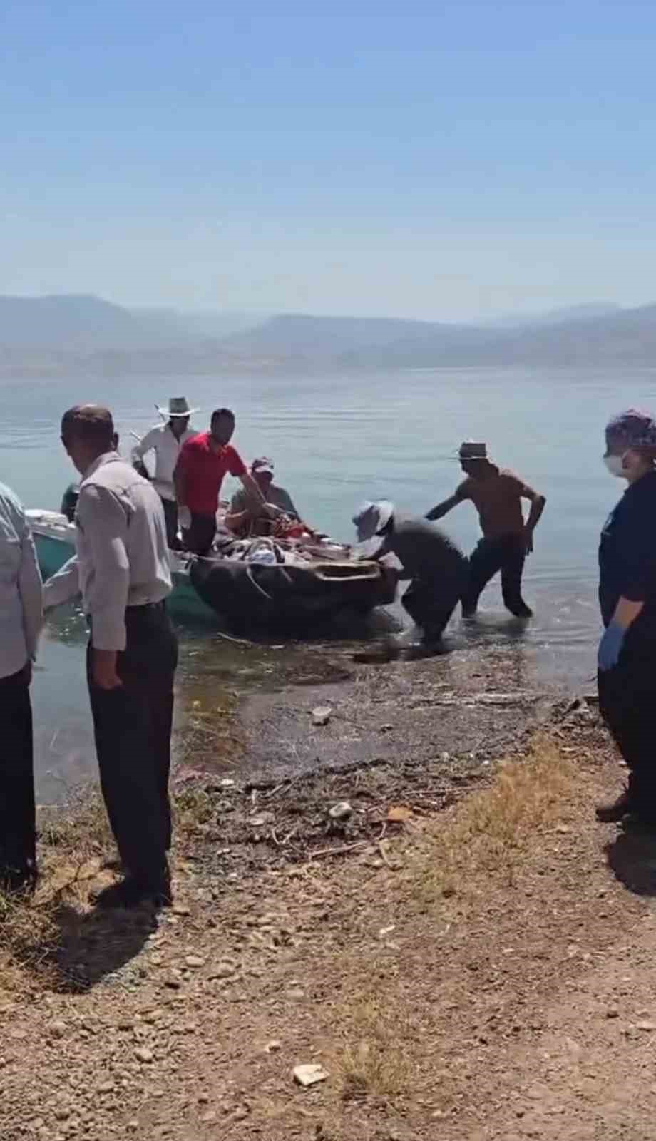 siirtte bahcede fenalasan hasta tekneyle ambulansa ulastirildi 0 pUtnO2HZ