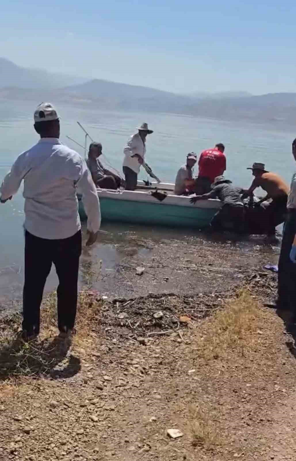 siirtte bahcede fenalasan hasta tekneyle ambulansa ulastirildi 1 8ChGXCe1