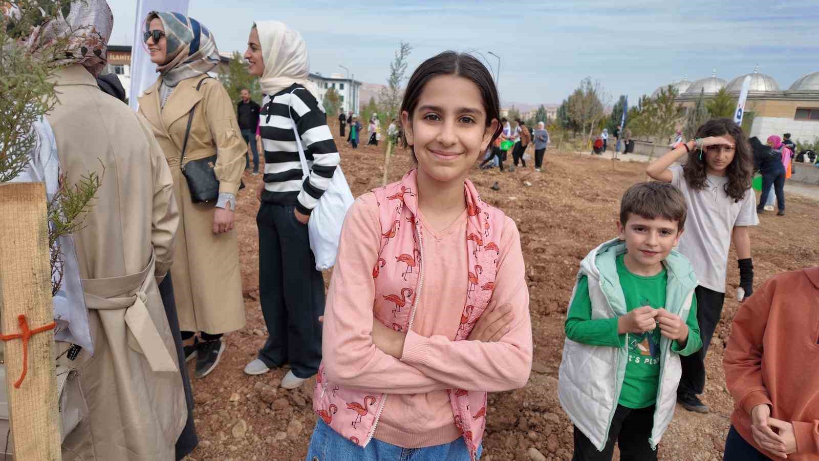siirtte binlerce fidan ayni anda toprakla bulustu 0 MRhWWOOB