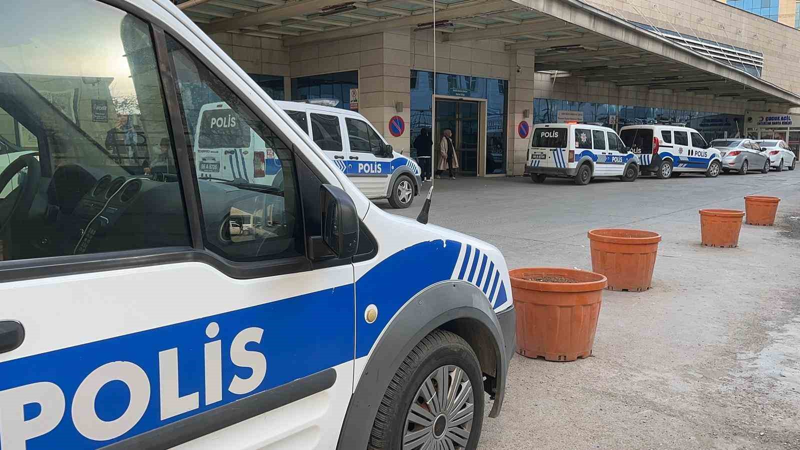 siirtte canli hayvan borsasinda silahli ve sopali kavga 5 yarali 2 RLLc3P9d