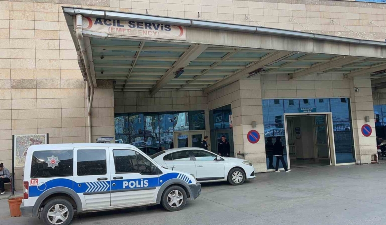 siirtte-canli-hayvan-borsasinda-silahli-ve-sopali-kavga-5-yarali-ssUuBted.jpg