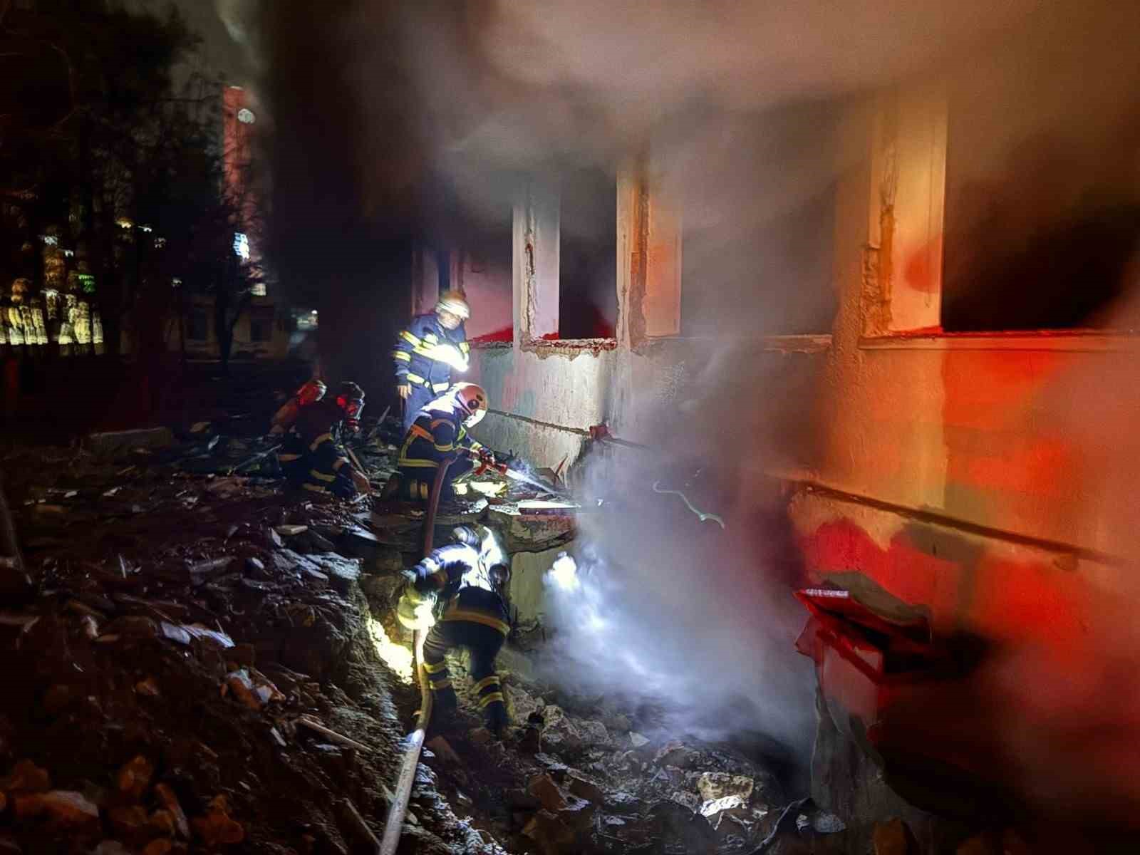 siirtte eski universite yerleskesinde yangin 3 ym3AuQPF