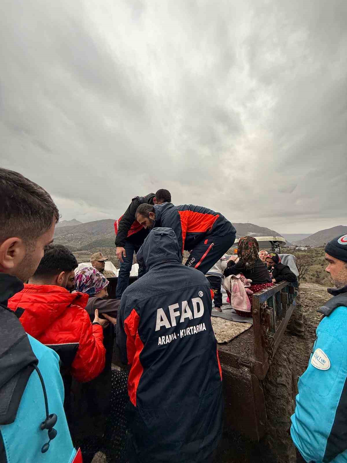 siirtte firtina 20 kisilik ailenin cadirini yikti 1 OlOfkS2a
