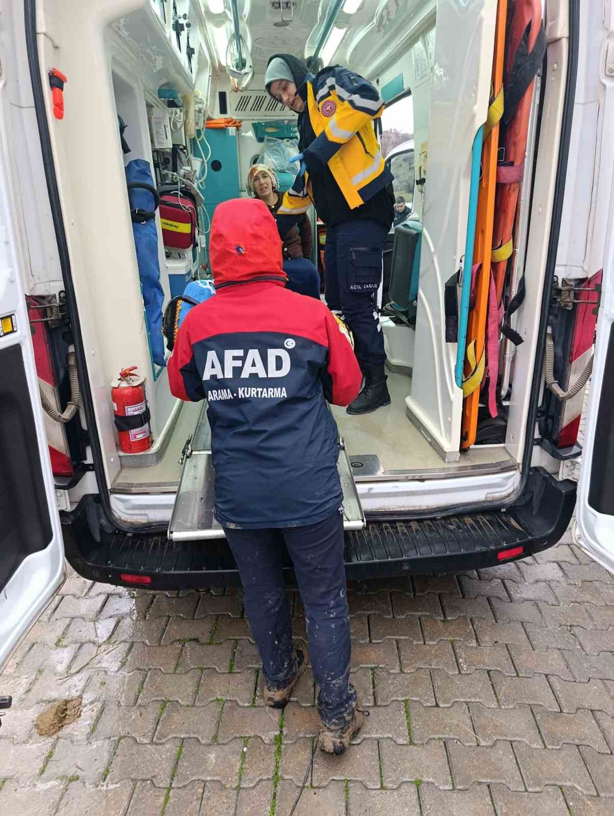siirtte firtina 20 kisilik ailenin cadirini yikti 4