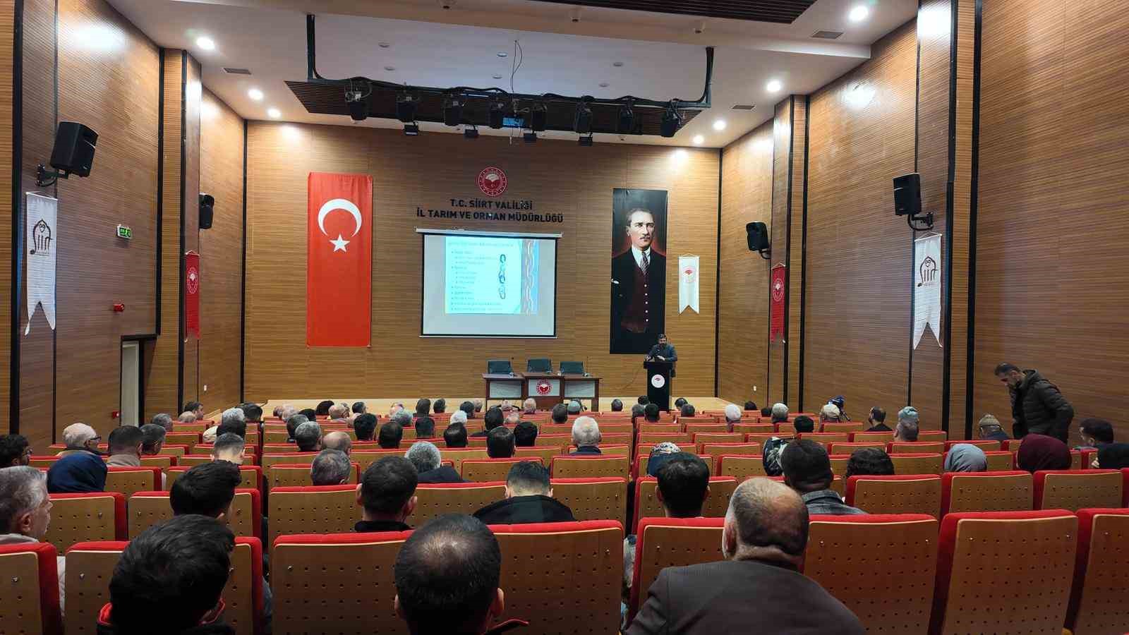 siirtte fistik ureticilerine teorik ve pratik budama ile gubreleme egitimi 5 ICc4vAtj