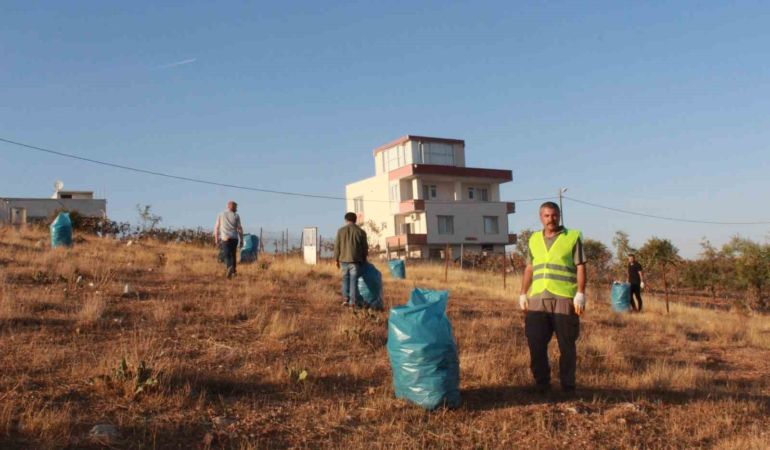 siirtte-gonullu-arkadas-grubu-iki-yilda-2-tona-yakin-cop-topladi-WV3qiYzK.jpg