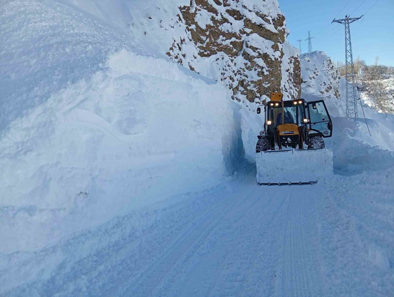 siirtte kardan kapanan 278 koy yolu ulasima acildi 1 jpnXFEWh